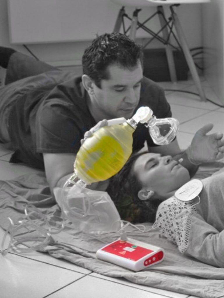 Formación en urgencias médicas y soporte vital básico para clínicas dentales