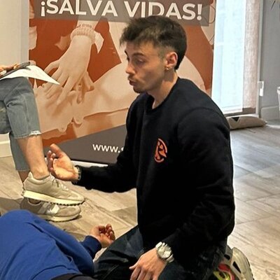 Lucas, instructor de SVB y DESA acreditado por SEMICYUC — Salvar Vidas