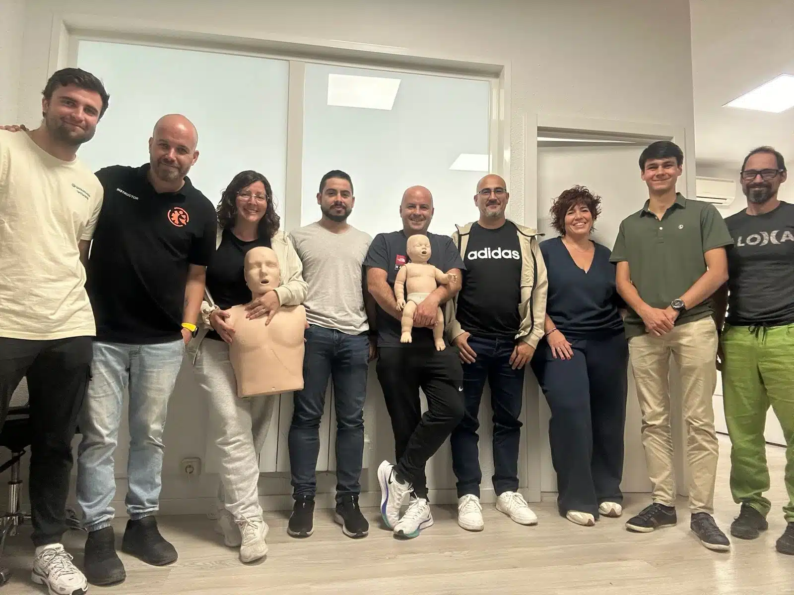 Grupo de alumnos del curso de Proveedor SVB y DESA en Salvar Vidas