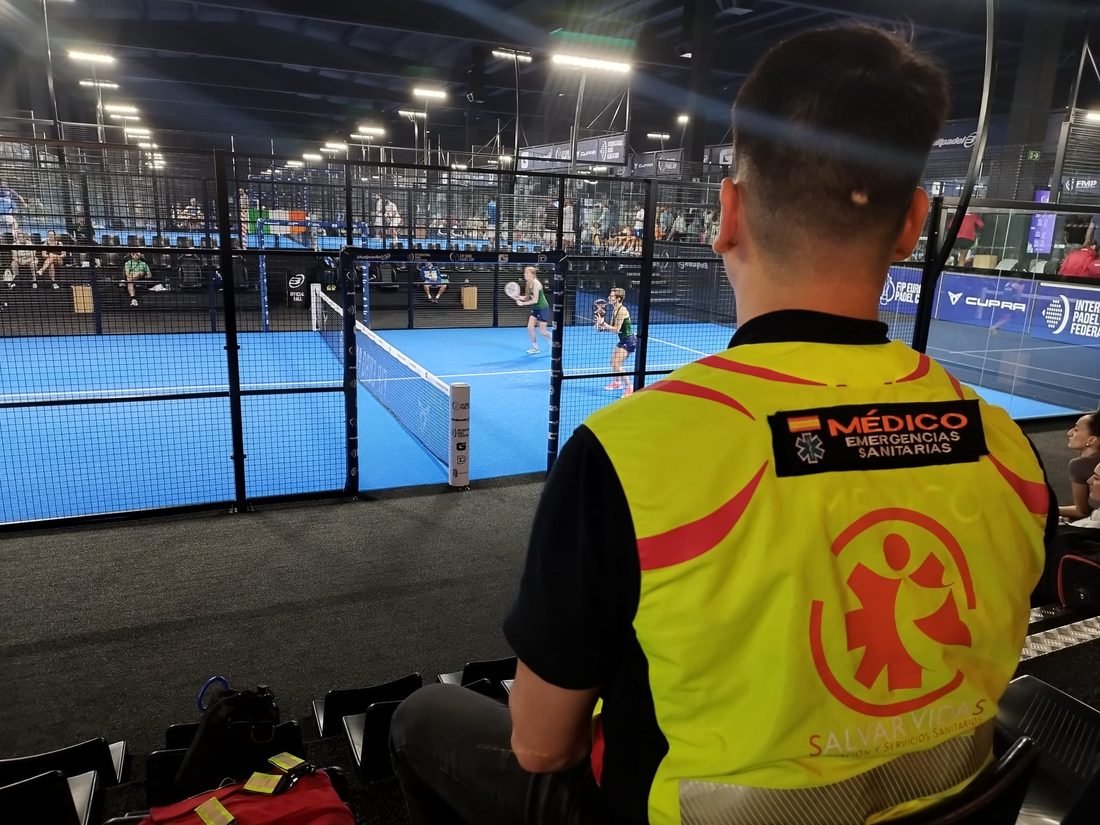 Servicio médico de Salvar Vidas en un torneo internacional de pádel